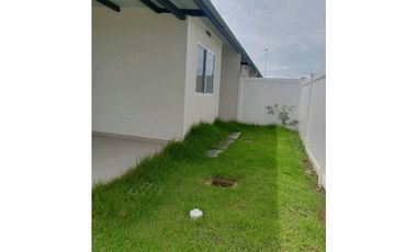 ALQUILO CASA EN ARRAIJAN LA HACIENDA CAOBO 3R