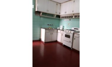 VENDE-AMPLIO DEPARTAMENTO- C/SAN MARTIN-CIUDAD-MENDOZA