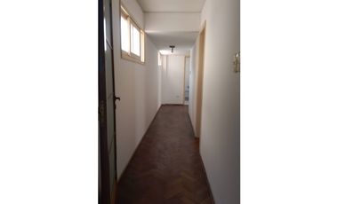 VENDE-AMPLIO DEPARTAMENTO- C/SAN MARTIN-CIUDAD-MENDOZA