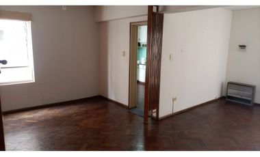 VENDE-AMPLIO DEPARTAMENTO- C/SAN MARTIN-CIUDAD-MENDOZA