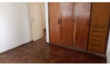 VENDE-AMPLIO DEPARTAMENTO- C/SAN MARTIN-CIUDAD-MENDOZA
