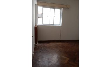 VENDE-AMPLIO DEPARTAMENTO- C/SAN MARTIN-CIUDAD-MENDOZA