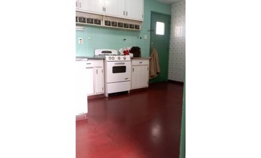 VENDE-AMPLIO DEPARTAMENTO- C/SAN MARTIN-CIUDAD-MENDOZA