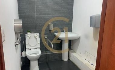 Amplio Local comercial en las Condes