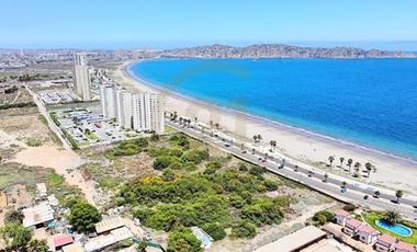 Se vende terreno frente al mar en Coquimbo