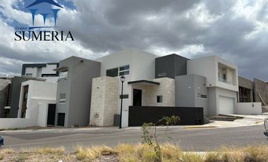 EXCLUSIVA CASA NUEVA EN VISTAS DE LAS LOMAS