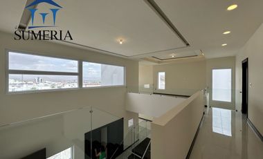 EXCLUSIVA CASA NUEVA EN VISTAS DE LAS LOMAS