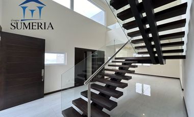 EXCLUSIVA CASA NUEVA EN VISTAS DE LAS LOMAS
