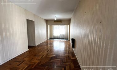Departamento en Venta 4 ambientes, Quilmes centro-Con cochera. Apto Crédito!!!