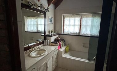 Casa sobre Golf de muy buena calidad en excelente ubicación 3 Dormitorios