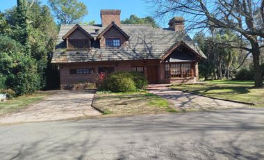 Casa sobre Golf de muy buena calidad en excelente ubicación 3 Dormitorios