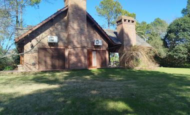 Casa sobre Golf de muy buena calidad en excelente ubicación 3 Dormitorios