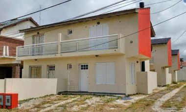Dúplex en venta - 2 Dormitorios 2 Baños - Cochera - 85Mts2 - Mar del Tuyú