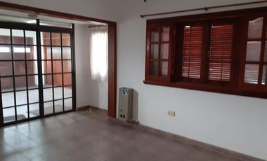 Casa en PH - 2 Dormitorios 1 Baño - Cochera - 98Mts2 - Mar del Plata