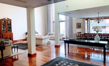 Casa en venta  de 4 dormitorios, Cerro de Las Rosas, Zona Norte, Córdoba.