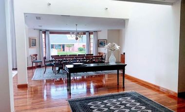 Casa en venta  de 4 dormitorios, Cerro de Las Rosas, Zona Norte, Córdoba.