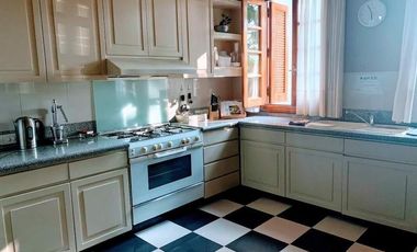 Casa en venta  de 4 dormitorios, Cerro de Las Rosas, Zona Norte, Córdoba.