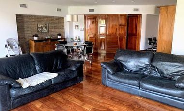 Casa en venta  de 4 dormitorios, Cerro de Las Rosas, Zona Norte, Córdoba.