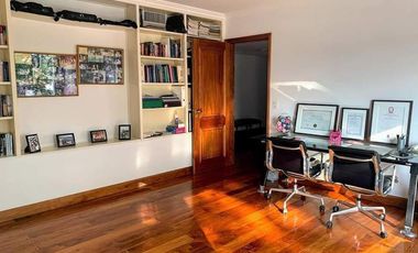 Casa en venta  de 4 dormitorios, Cerro de Las Rosas, Zona Norte, Córdoba.