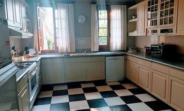 Casa en venta  de 4 dormitorios, Cerro de Las Rosas, Zona Norte, Córdoba.