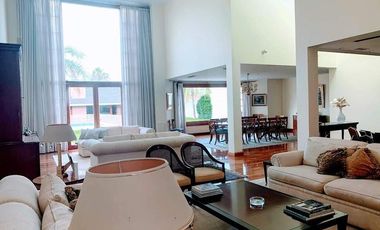 Casa en venta  de 4 dormitorios, Cerro de Las Rosas, Zona Norte, Córdoba.