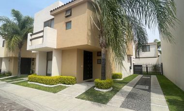 CASA AMUEBLADA EN RENTA EN CUMBRES DEL LAGO JURIQUILLA