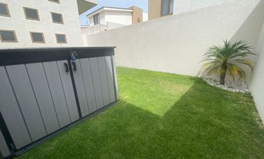 CASA AMUEBLADA EN RENTA EN CUMBRES DEL LAGO JURIQUILLA