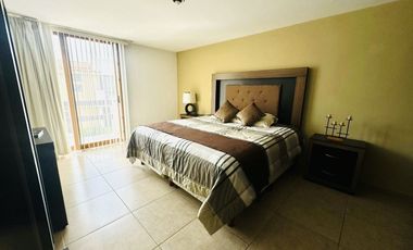 CASA AMUEBLADA EN RENTA EN CUMBRES DEL LAGO JURIQUILLA