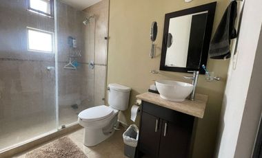 CASA AMUEBLADA EN RENTA EN CUMBRES DEL LAGO JURIQUILLA