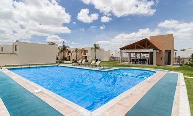 CASA AMUEBLADA EN RENTA EN CUMBRES DEL LAGO JURIQUILLA