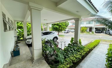 Venta de casa en Santa Maria, The Grove