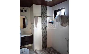 Se Vende Hermosa Casa en Zona Alta, Altos del Maria