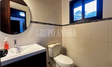 Se Vende Hermosa Casa en Zona Alta, Altos del Maria