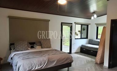 Se Vende Hermosa Casa en Zona Alta, Altos del Maria
