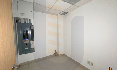 Local comercial en renta - 148 m2 - Sobre Calz. De la Viga