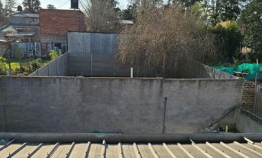 VENTA DE CASA 4 AMBIENTES EN EZEIZA - LOTE DE 505 M² - COCHERA - FONDO LIBRE