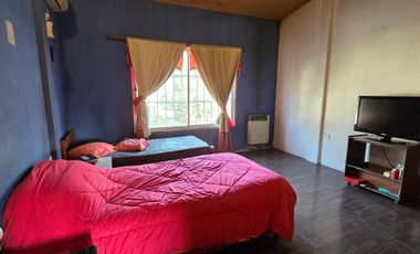 VENTA DE CASA 4 AMBIENTES EN EZEIZA - LOTE DE 505 M² - COCHERA - FONDO LIBRE