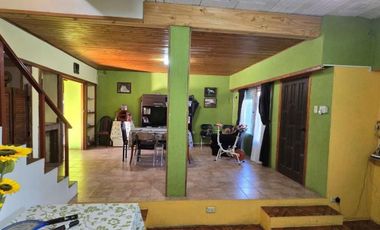 VENTA DE CASA 4 AMBIENTES EN EZEIZA - LOTE DE 505 M² - COCHERA - FONDO LIBRE