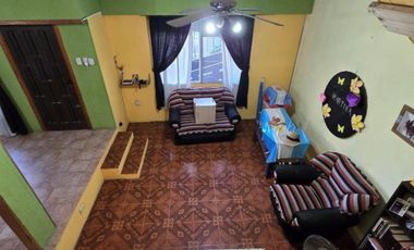 VENTA DE CASA 4 AMBIENTES EN EZEIZA - LOTE DE 505 M² - COCHERA - FONDO LIBRE