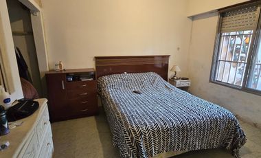 VENTA DE CASA 4 AMBIENTES EN EZEIZA - LOTE DE 505 M² - COCHERA - FONDO LIBRE