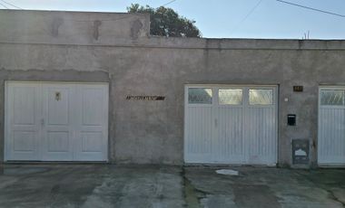 VENTA DE CASA 4 AMBIENTES EN EZEIZA - LOTE DE 505 M² - COCHERA - FONDO LIBRE