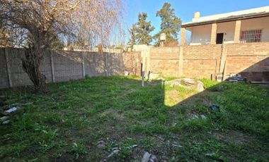VENTA DE CASA 4 AMBIENTES EN EZEIZA - LOTE DE 505 M² - COCHERA - FONDO LIBRE