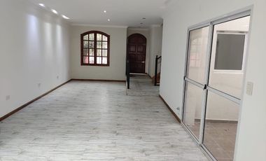 Casa PH en venta en Moron Centro