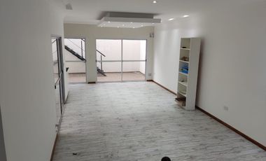 Casa PH en venta en Moron Centro