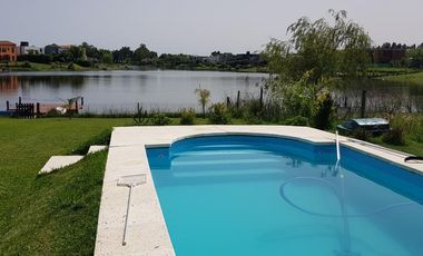 Impecable casa al agua en San Benito! Alquiler temporario