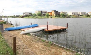 Impecable casa al agua en San Benito! Alquiler temporario