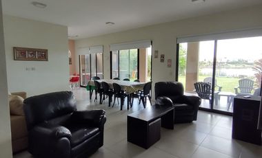 Impecable casa al agua en San Benito! Alquiler temporario