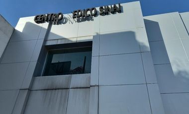 Edificio de Consultorios Médicos / Mitras Centro.
