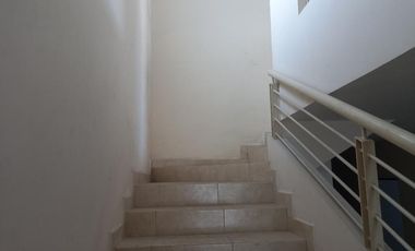Edificio de Consultorios Médicos / Mitras Centro.