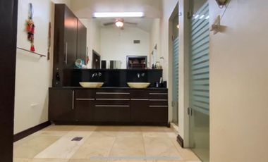 Increíble Casa en Veredalta de 2,342 m2 de Terreno.